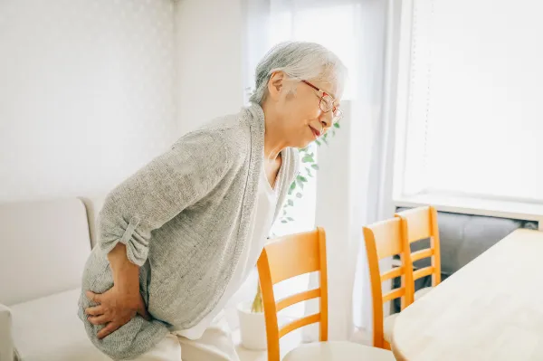 股関節が痛む様子